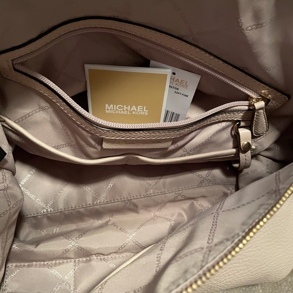 Authentic Pink like new Michael Kors bag with tag - Picture 4 of 7
